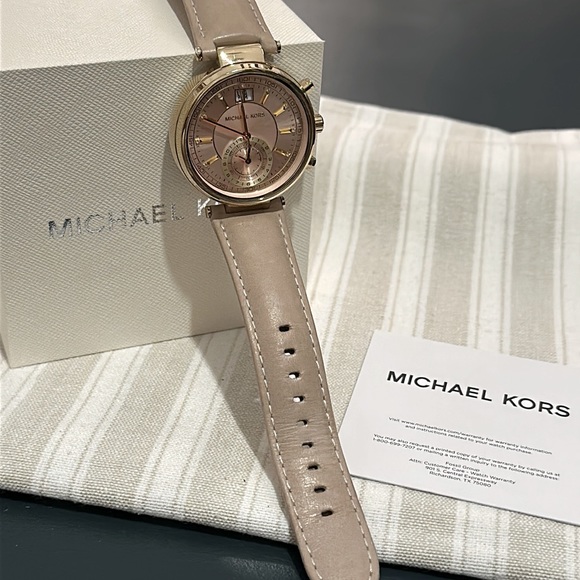 Authentic Michael Kors Women’s Watch, MK-2529 in Rose Gold and Light Tan Leather - Picture 4 of 15